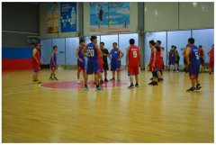 举手投足传递你我信任,团结拼搏彰显企业精神